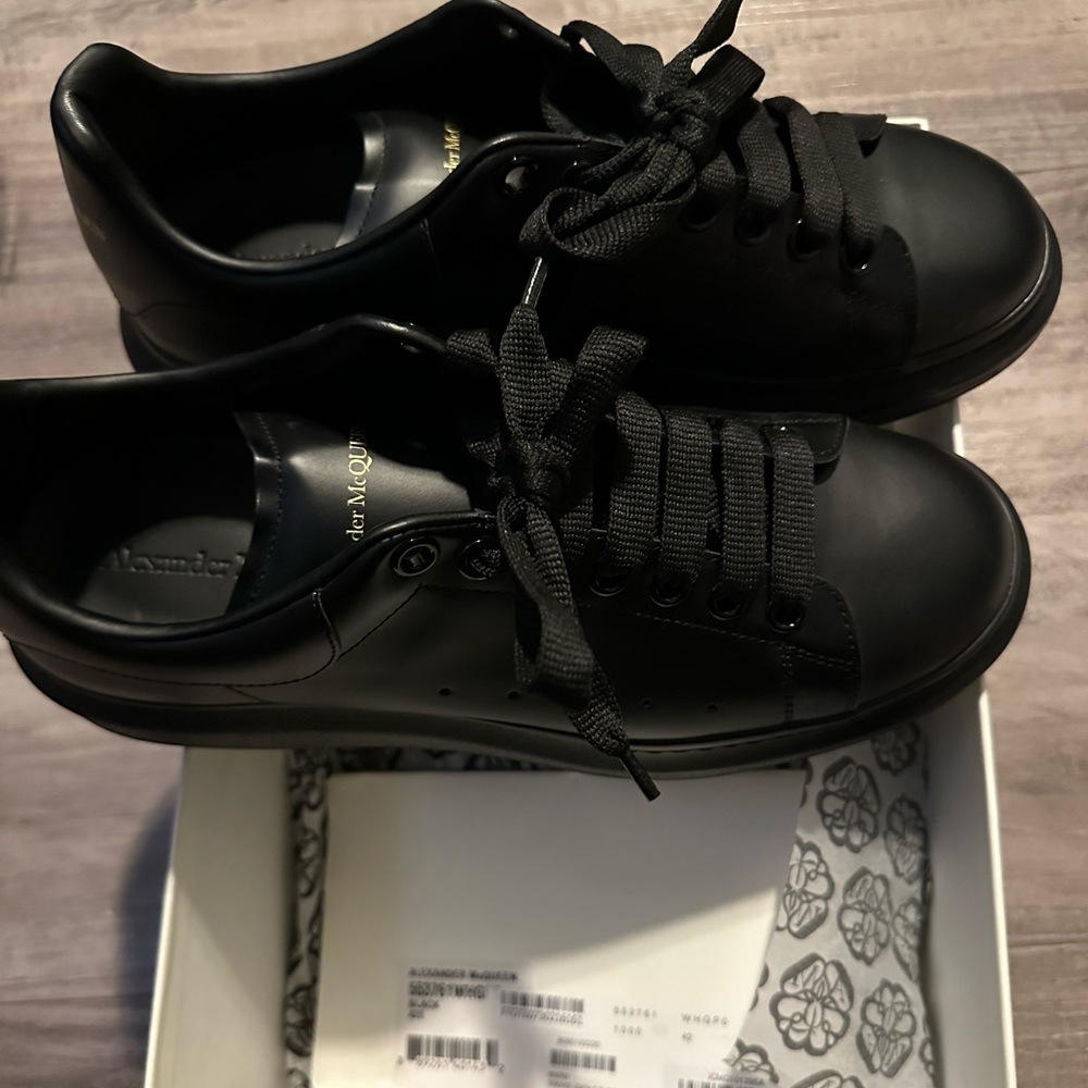 Alexander McQueen oversized sneakers sz 42.